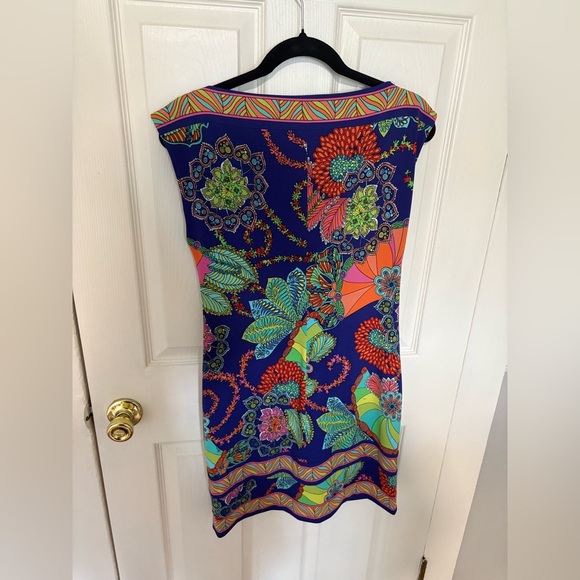 Trina Turk Felena Dress | Bright Floral Jersey Shift | Size 4 - Picture 7 of 10
